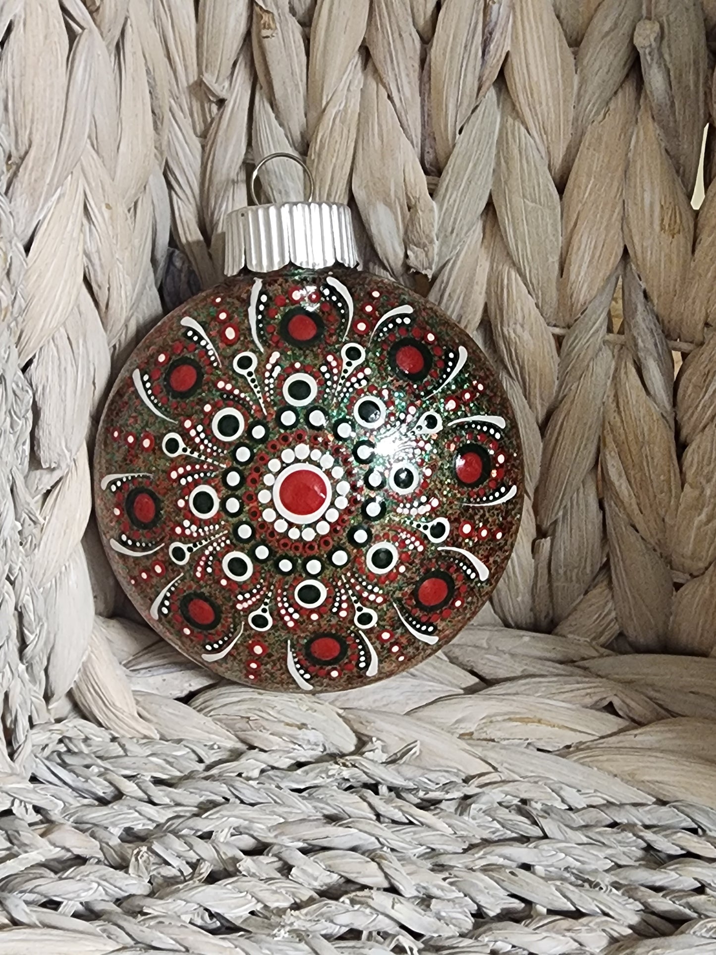 Simple green, Red and white ornament